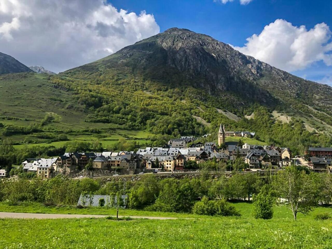 Espacioso Apartamento Con Jardin En Salardu Naut Aran Extérieur photo